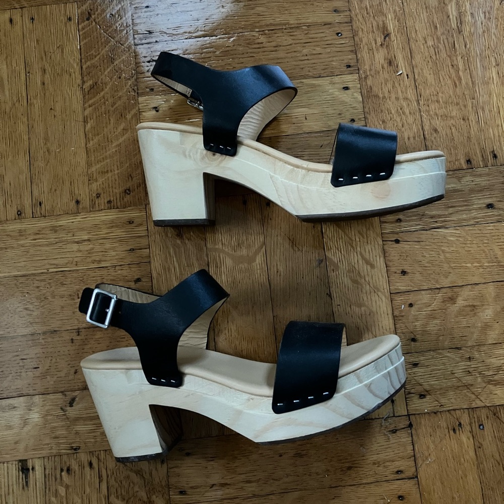 Nisolo Black All-Day Clogs